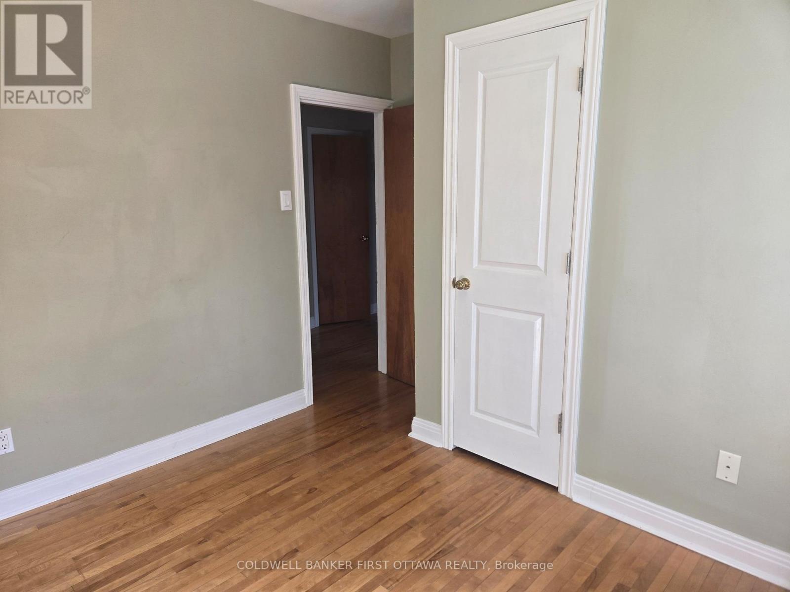 63 Crownhill Street, Ottawa, Ontario  K1J 7K7 - Photo 13 - X12445977