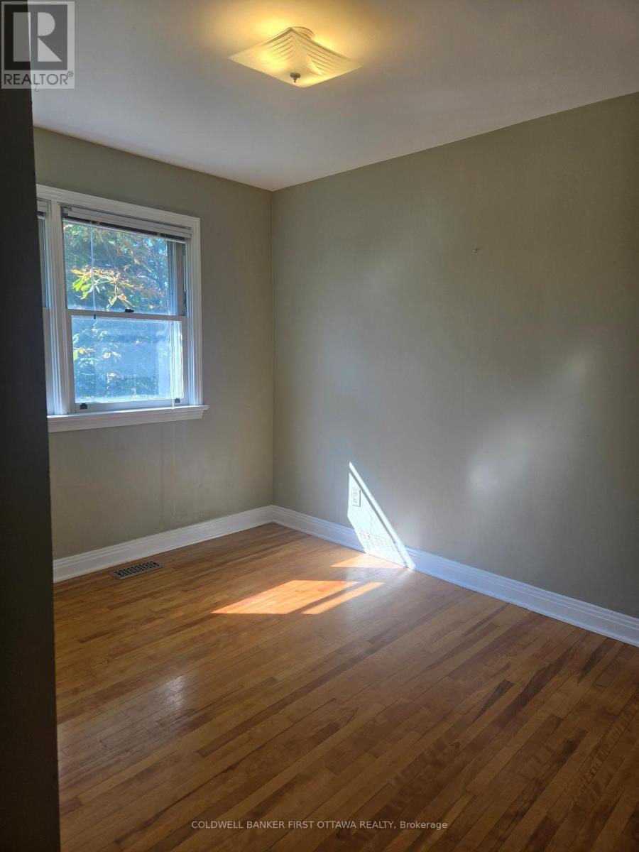 63 Crownhill Street, Ottawa, Ontario  K1J 7K7 - Photo 15 - X12445977