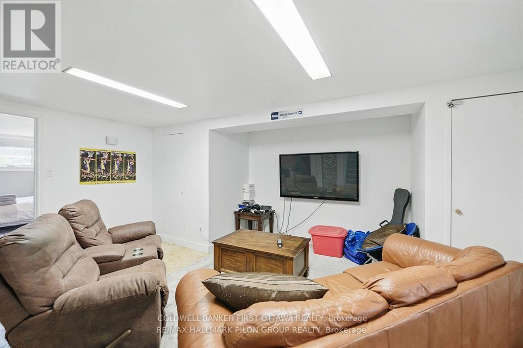 63 Crownhill Street, Ottawa, Ontario  K1J 7K7 - Photo 18 - X12445977