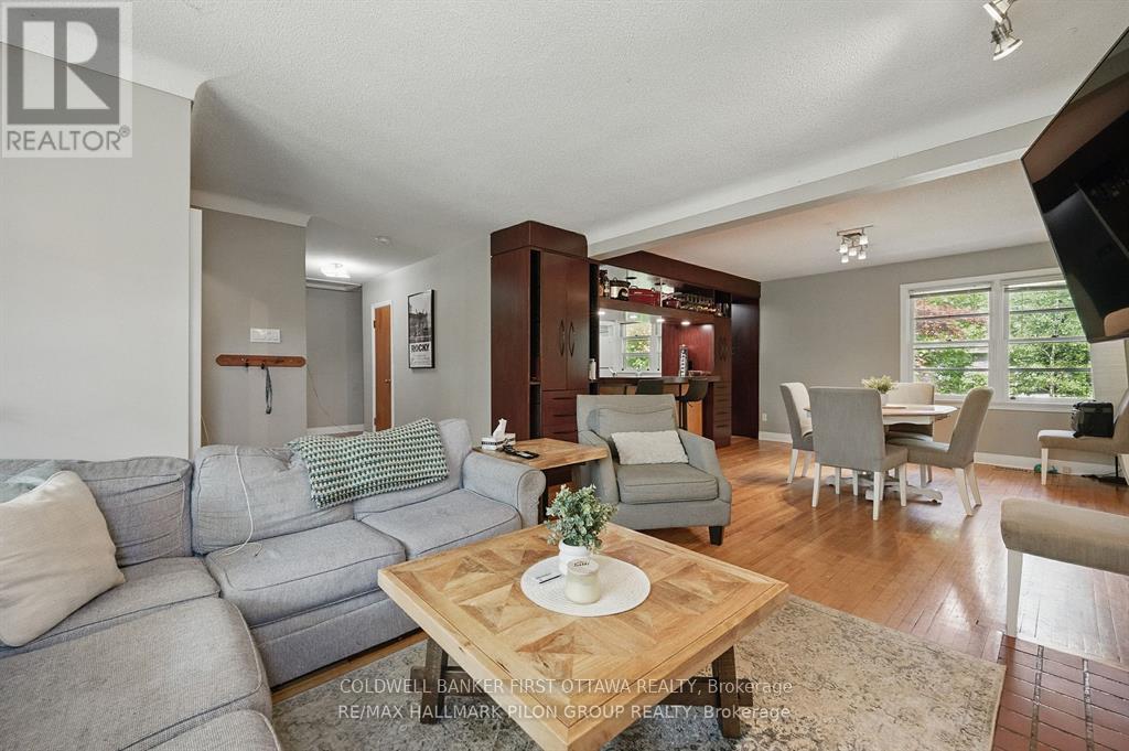 63 Crownhill Street, Ottawa, Ontario  K1J 7K7 - Photo 3 - X12445977