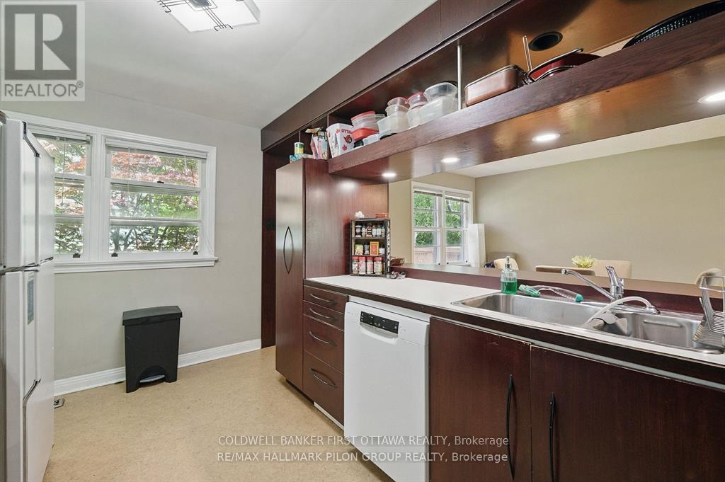 63 Crownhill Street, Ottawa, Ontario  K1J 7K7 - Photo 8 - X12445977