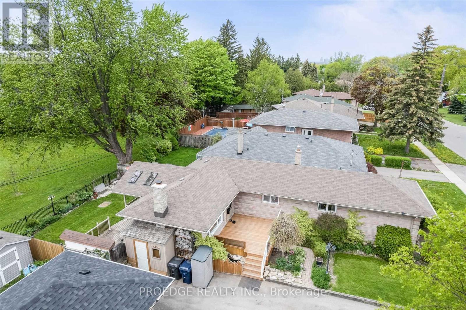 262 RANDALL CRESCENT, Toronto, Ontario
