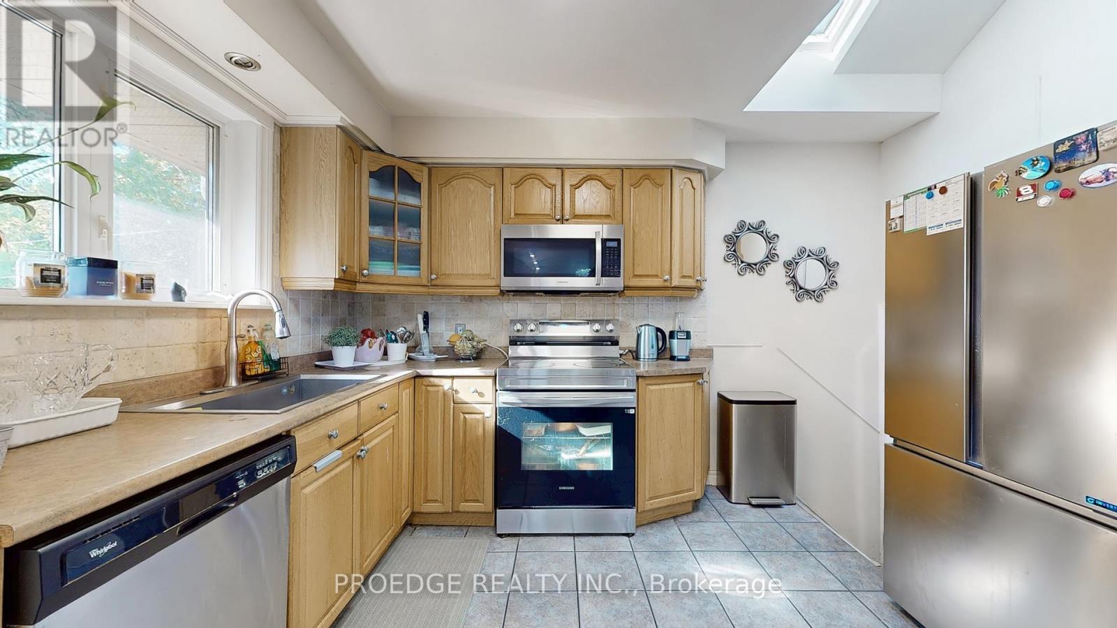 262 Randall Crescent, Toronto, Ontario  M1M 3K4 - Photo 10 - E12445978
