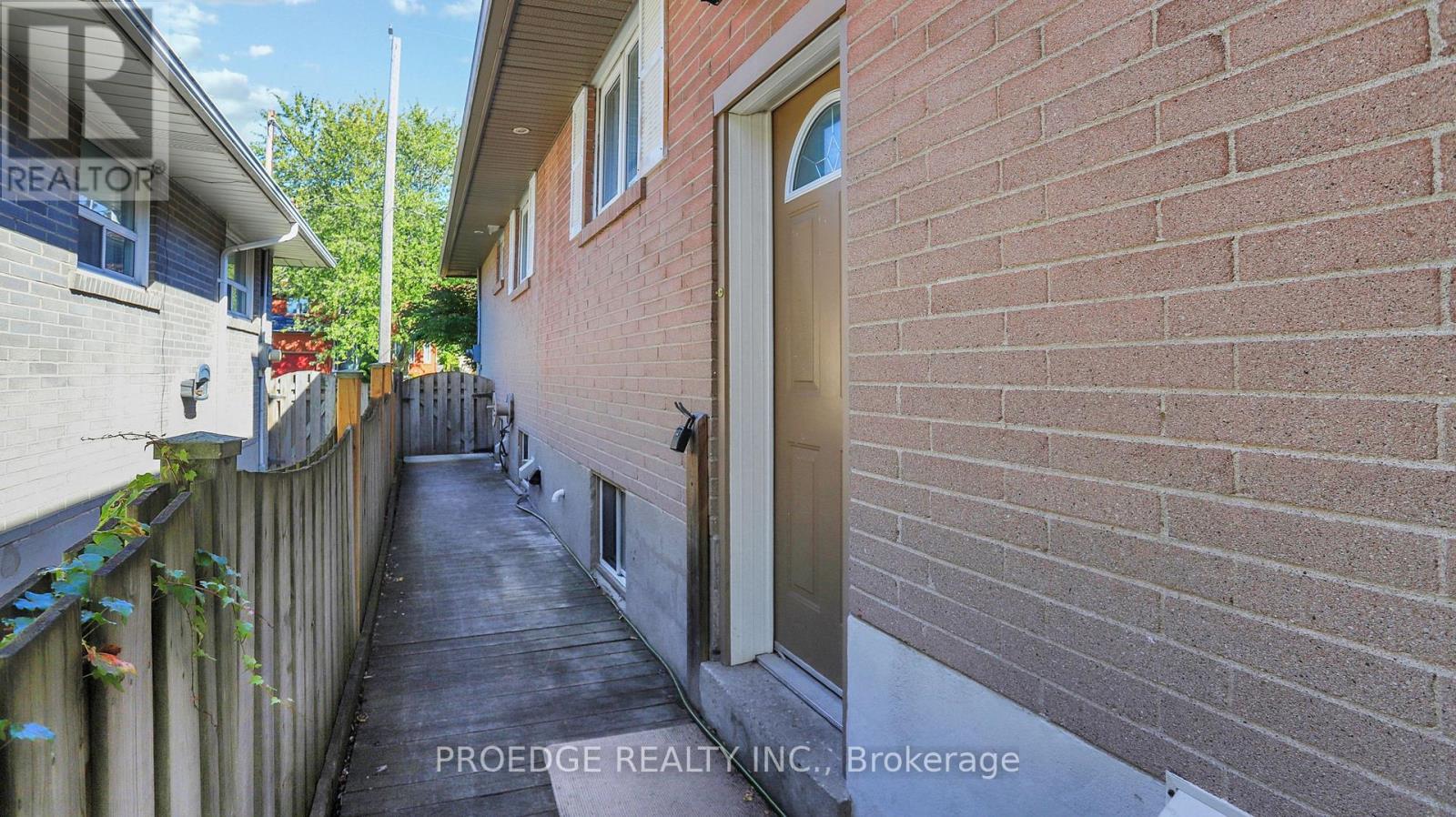 262 Randall Crescent, Toronto, Ontario  M1M 3K4 - Photo 35 - E12445978