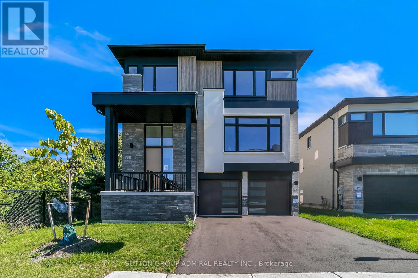23 KINGWOOD LANE, Aurora, Ontario