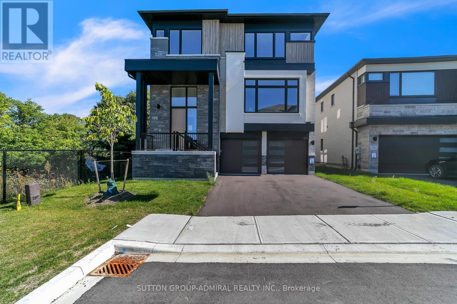 23 Kingwood Lane, Aurora, Ontario  L4G 6W4 - Photo 2 - N12444582