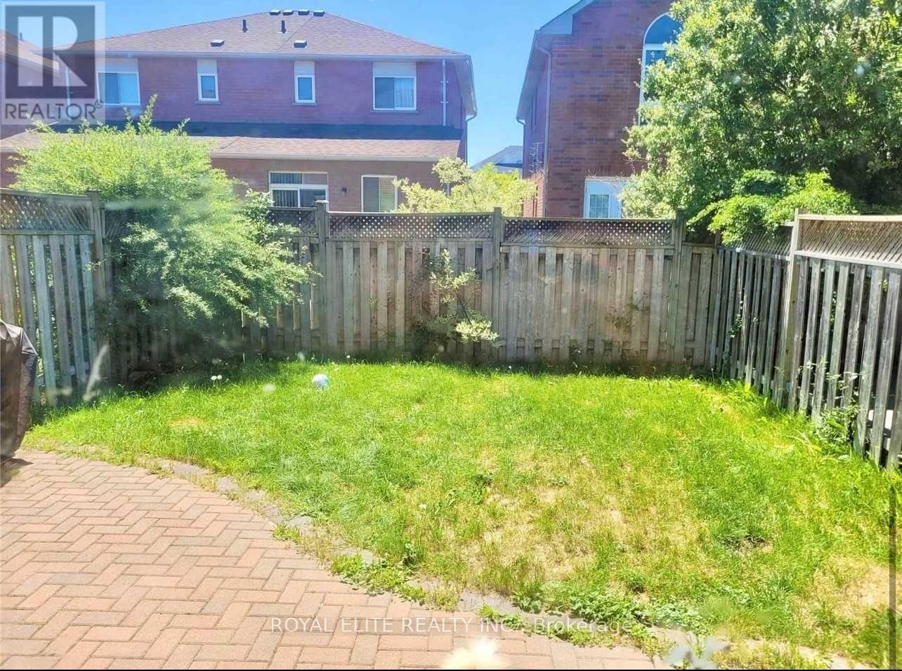 3395 Fountain Park Avenue, Mississauga, Ontario  L5M 7E3 - Photo 12 - W12445983