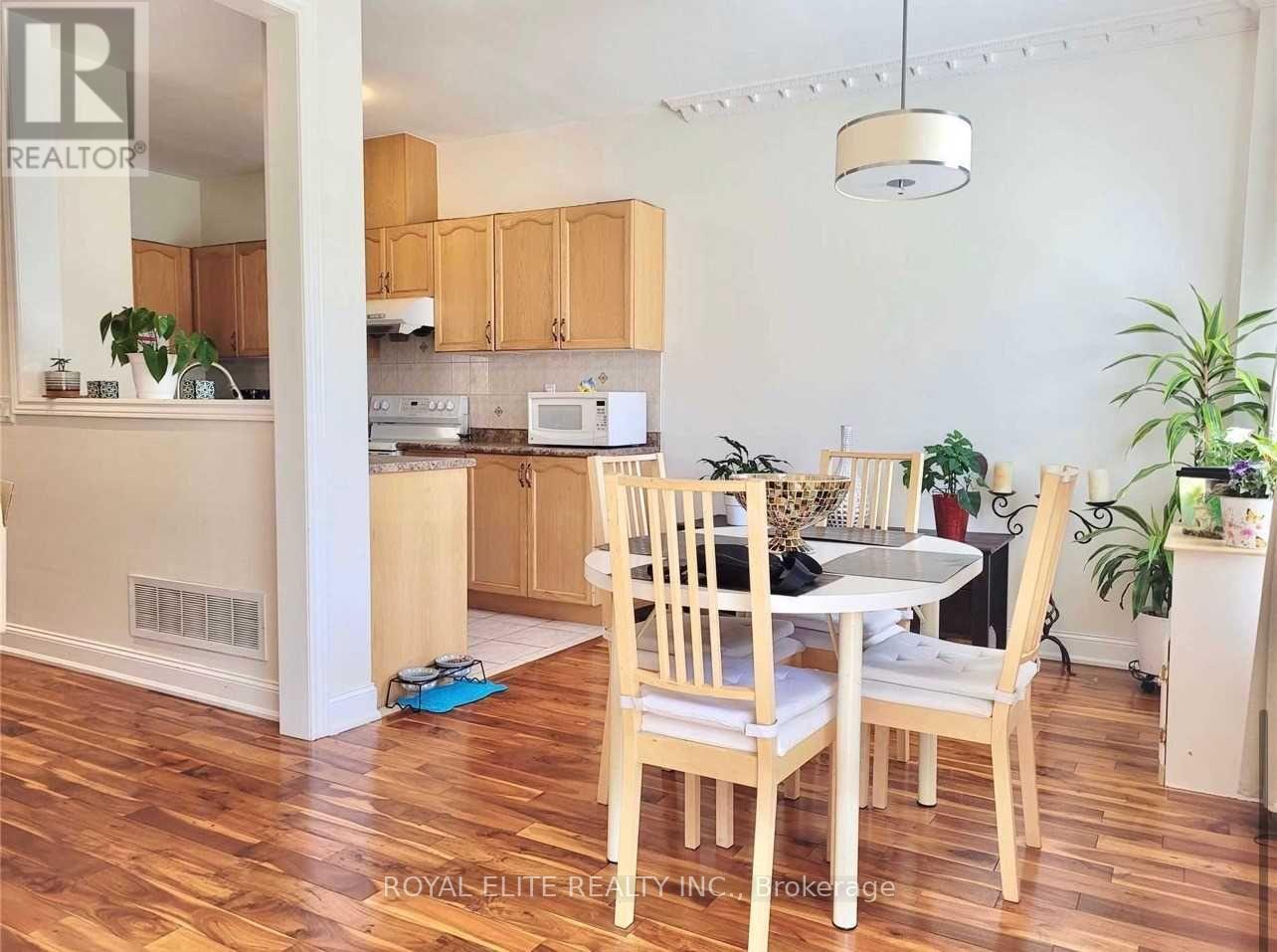 3395 Fountain Park Avenue, Mississauga, Ontario  L5M 7E3 - Photo 2 - W12445983