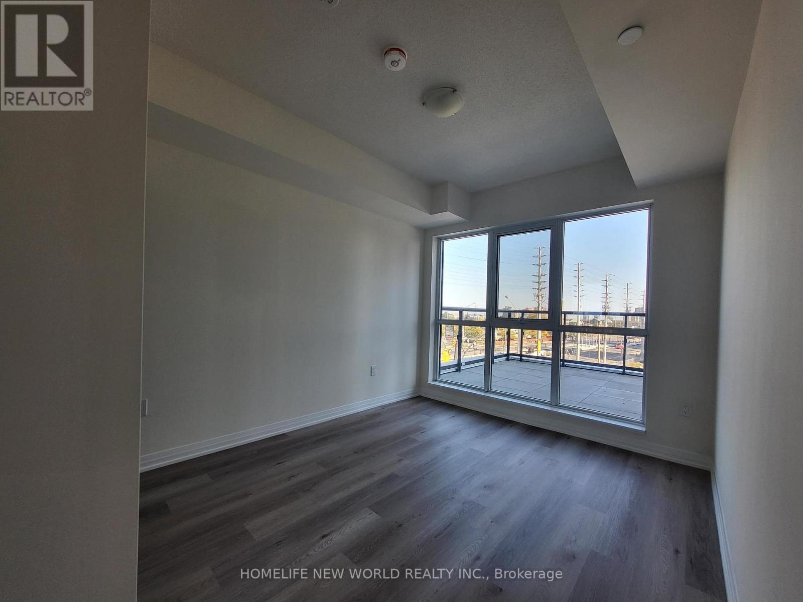 302 - 15 Watergarden Drive, Mississauga, Ontario  L5R 0H4 - Photo 3 - W12445988