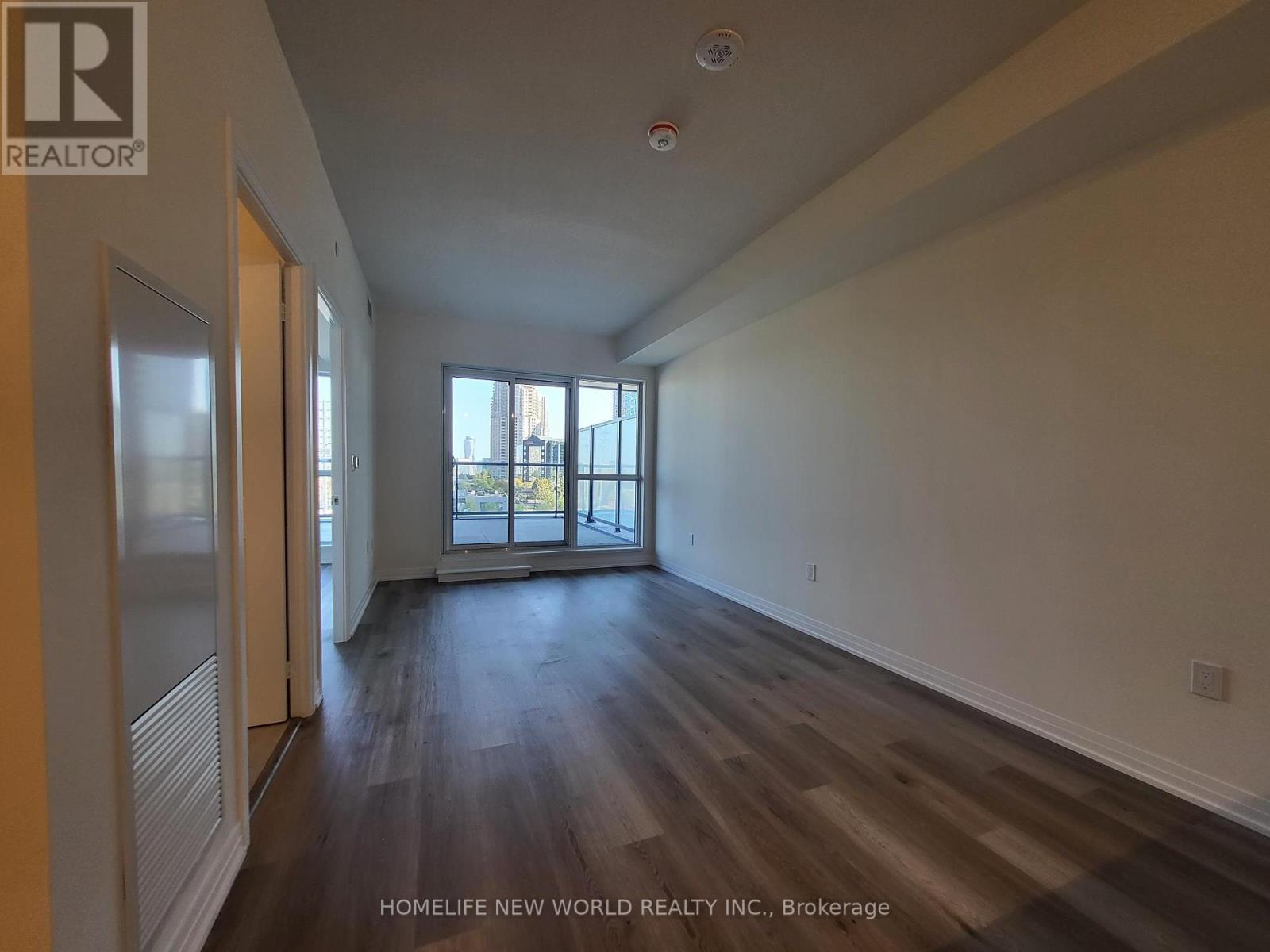 302 - 15 Watergarden Drive, Mississauga, Ontario  L5R 0H4 - Photo 7 - W12445988