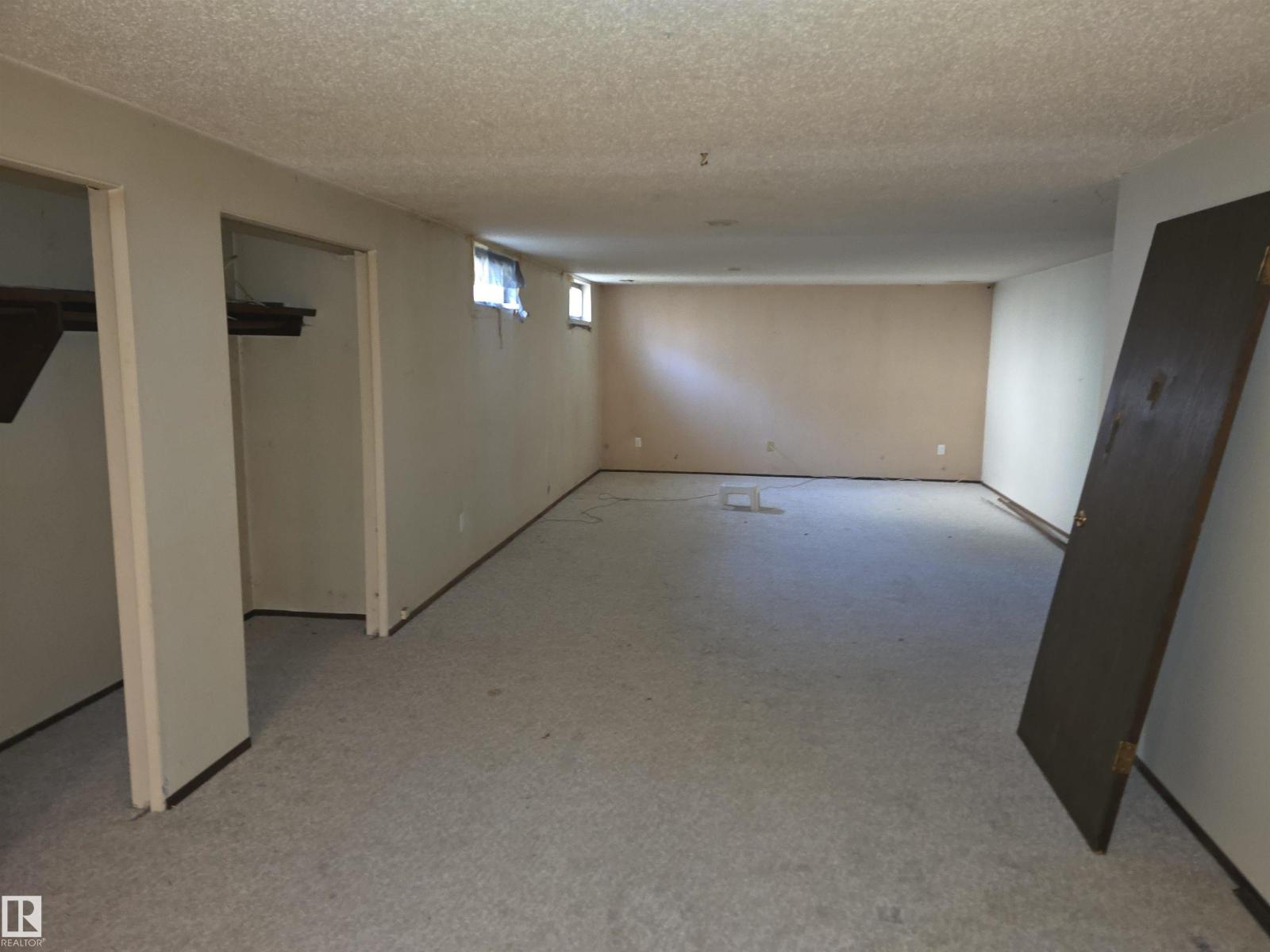 17116 81 Av Nw, Edmonton, Alberta  T5C 1N9 - Photo 3 - E4457794