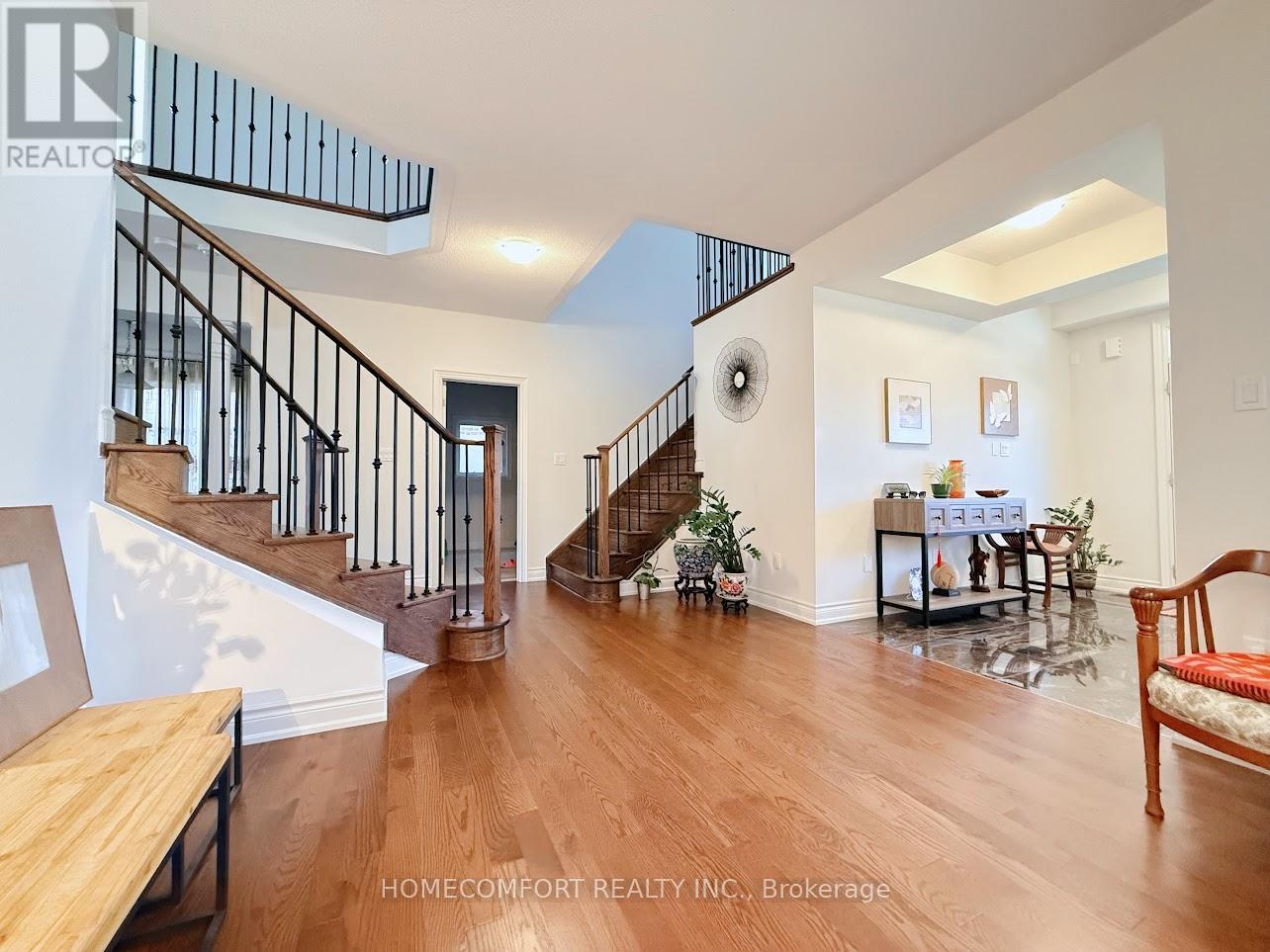 945 Langford Boulevard, Bradford West Gwillimbury, Ontario  L3Z 4J2 - Photo 5 - N12372197