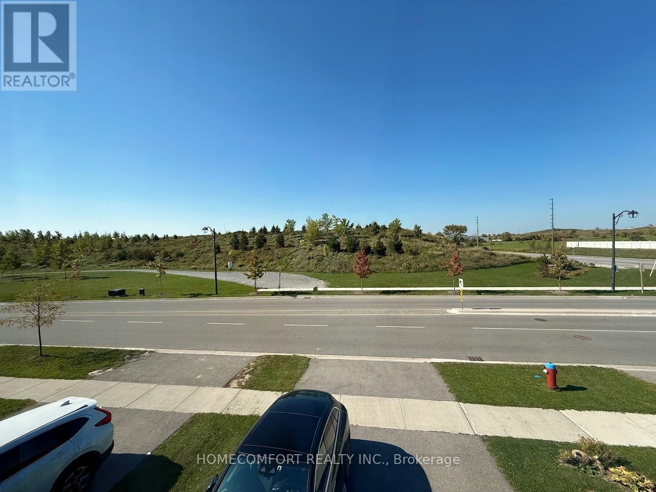 945 Langford Boulevard, Bradford West Gwillimbury, Ontario  L3Z 4J2 - Photo 2 - N12372197
