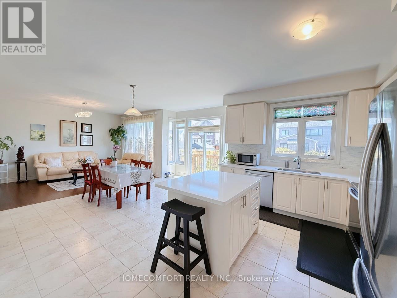 945 Langford Boulevard, Bradford West Gwillimbury, Ontario  L3Z 4J2 - Photo 8 - N12372197