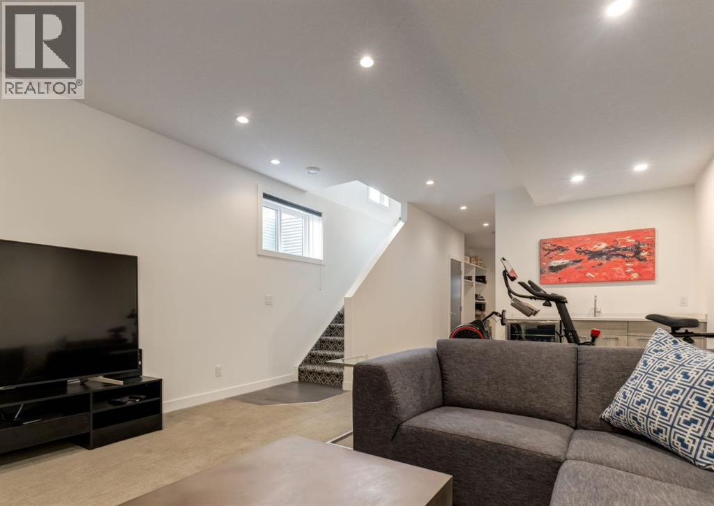 2411 24 Avenue Sw, Calgary, Alberta  T2T 6W2 - Photo 35 - A2261335