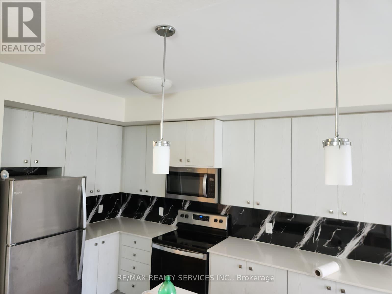 B9 - 10 Palace Street, Kitchener, Ontario  N3E 0J3 - Photo 39 - X12324485