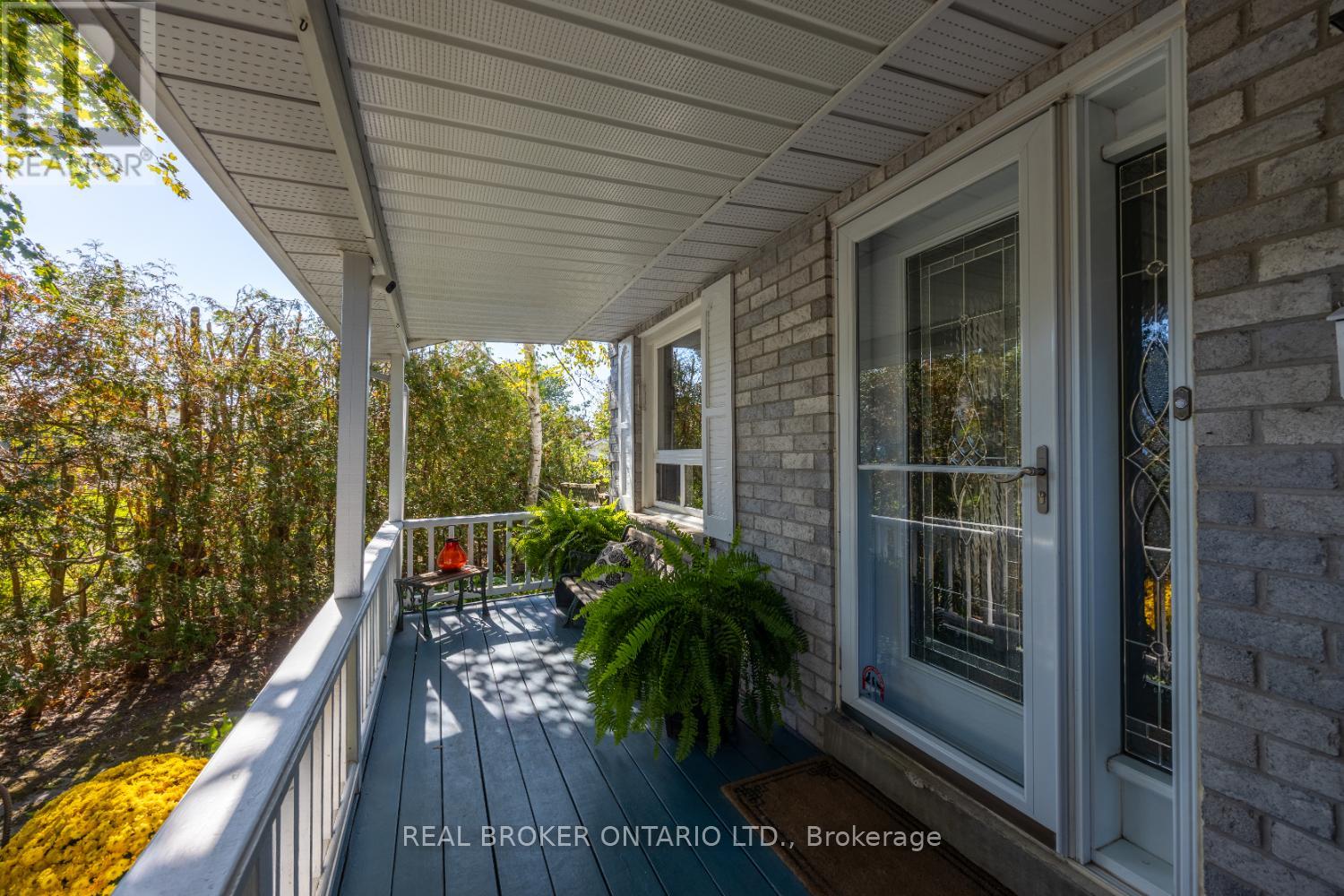 6 Andrew Court, Clarington, Ontario  L1B 1J5 - Photo 7 - E12440685