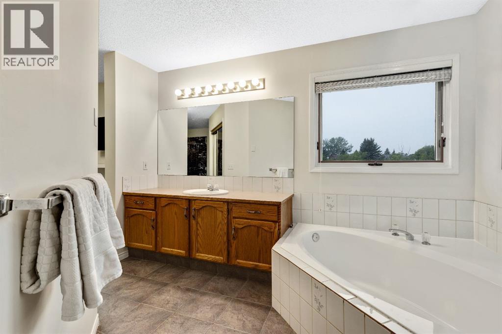 68 Downey Road, Okotoks, Alberta  T1S 1H7 - Photo 22 - A2252612