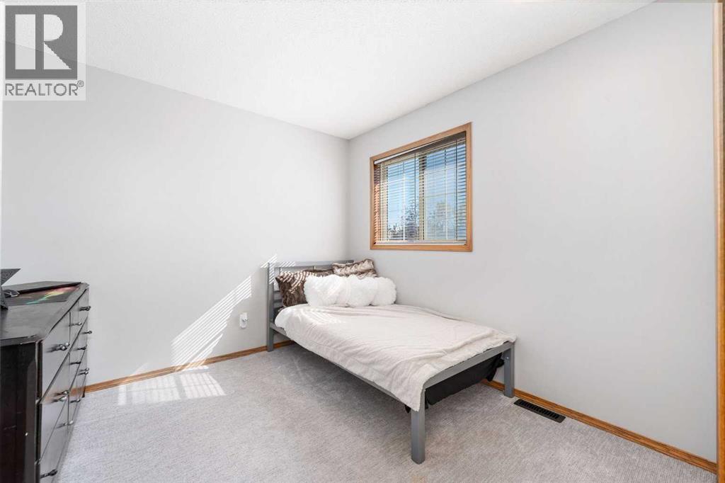 9541 21 Street Se, Calgary, Alberta  T2C 4G1 - Photo 17 - A2261542