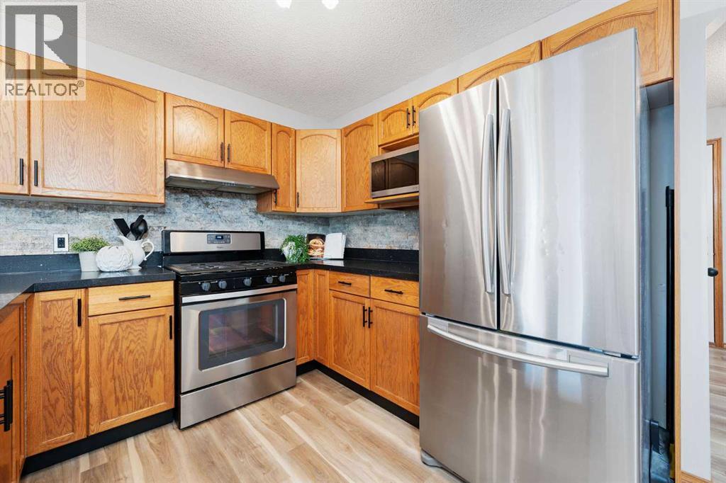 9541 21 Street Se, Calgary, Alberta  T2C 4G1 - Photo 7 - A2261542