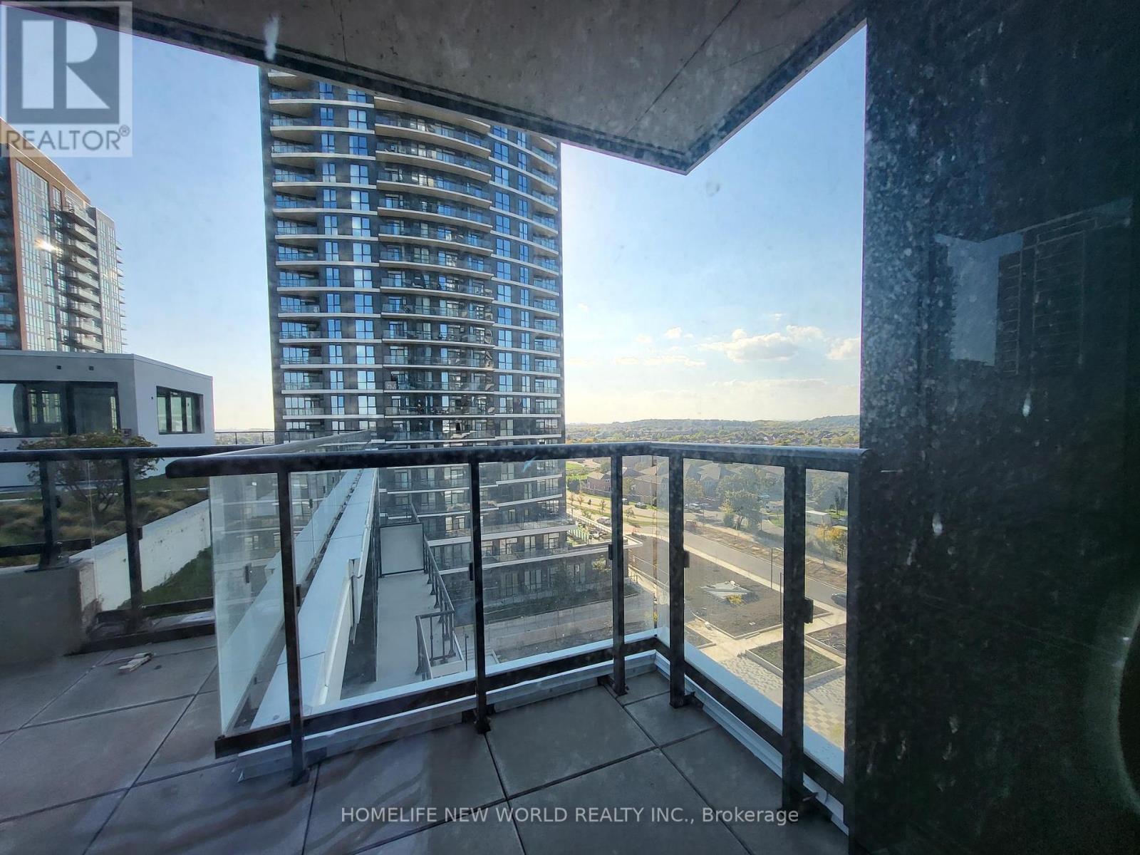 705 - 15 Watergarden Drive, Mississauga, Ontario  L5R 0H4 - Photo 11 - W12445996