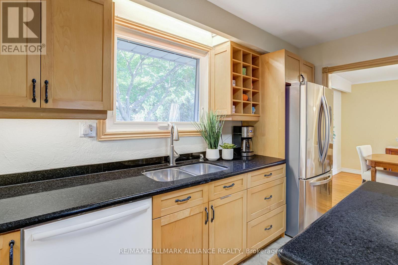 2033 Water's Edge Drive, Oakville (Br Bronte), Ontario  L6L 1A3 - Photo 15 - W12445997