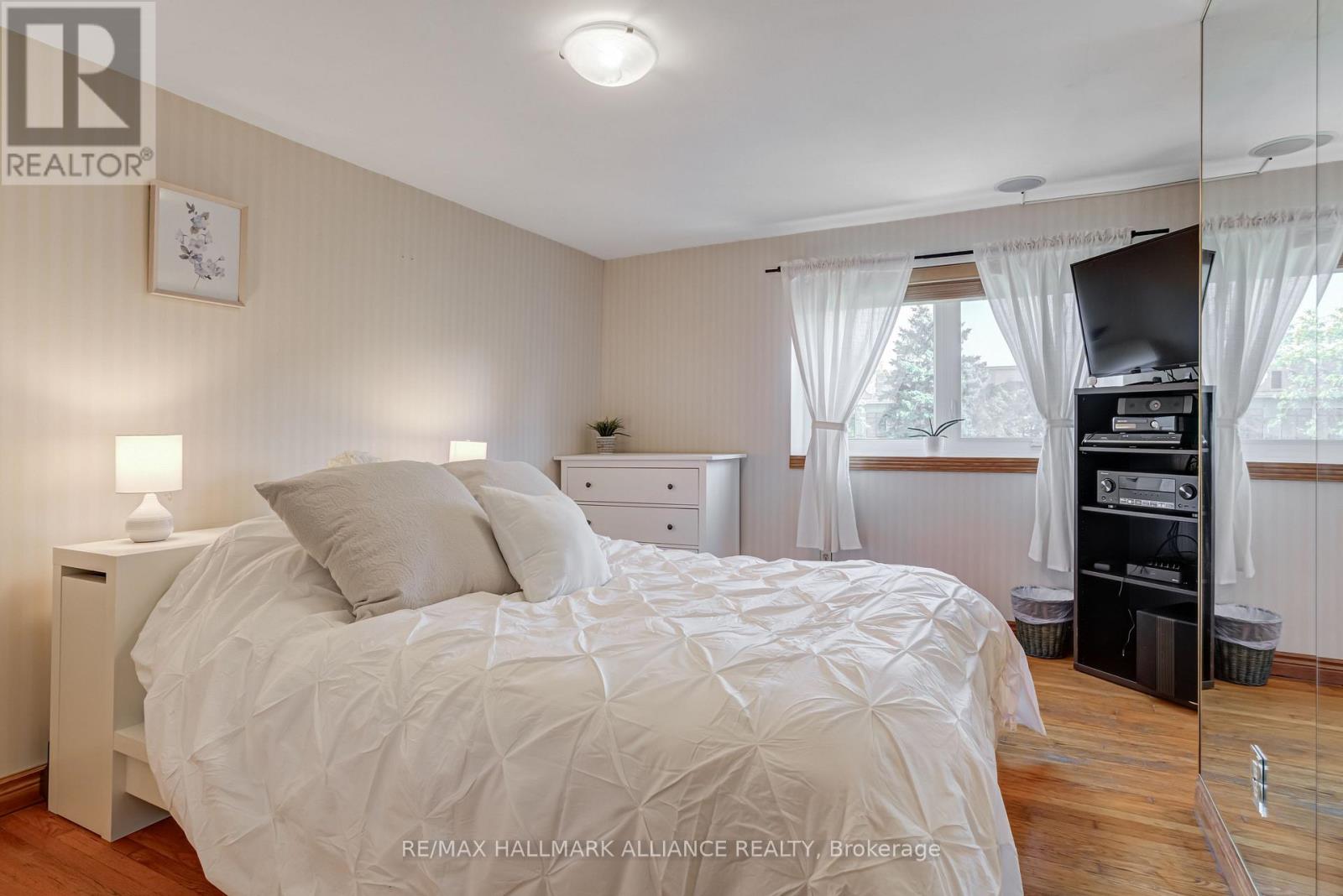 2033 Water's Edge Drive, Oakville (Br Bronte), Ontario  L6L 1A3 - Photo 21 - W12445997