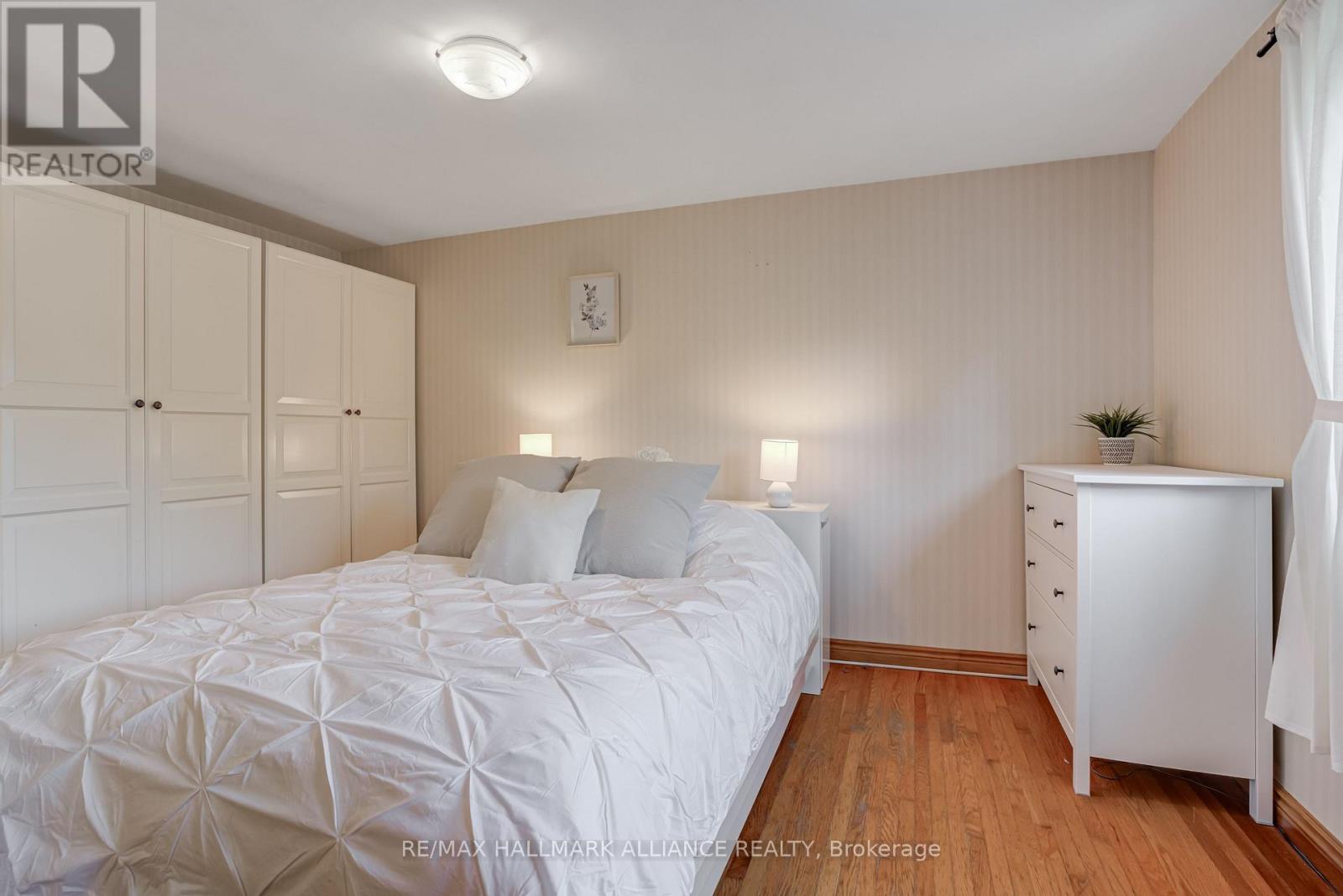 2033 Water's Edge Drive, Oakville (Br Bronte), Ontario  L6L 1A3 - Photo 22 - W12445997
