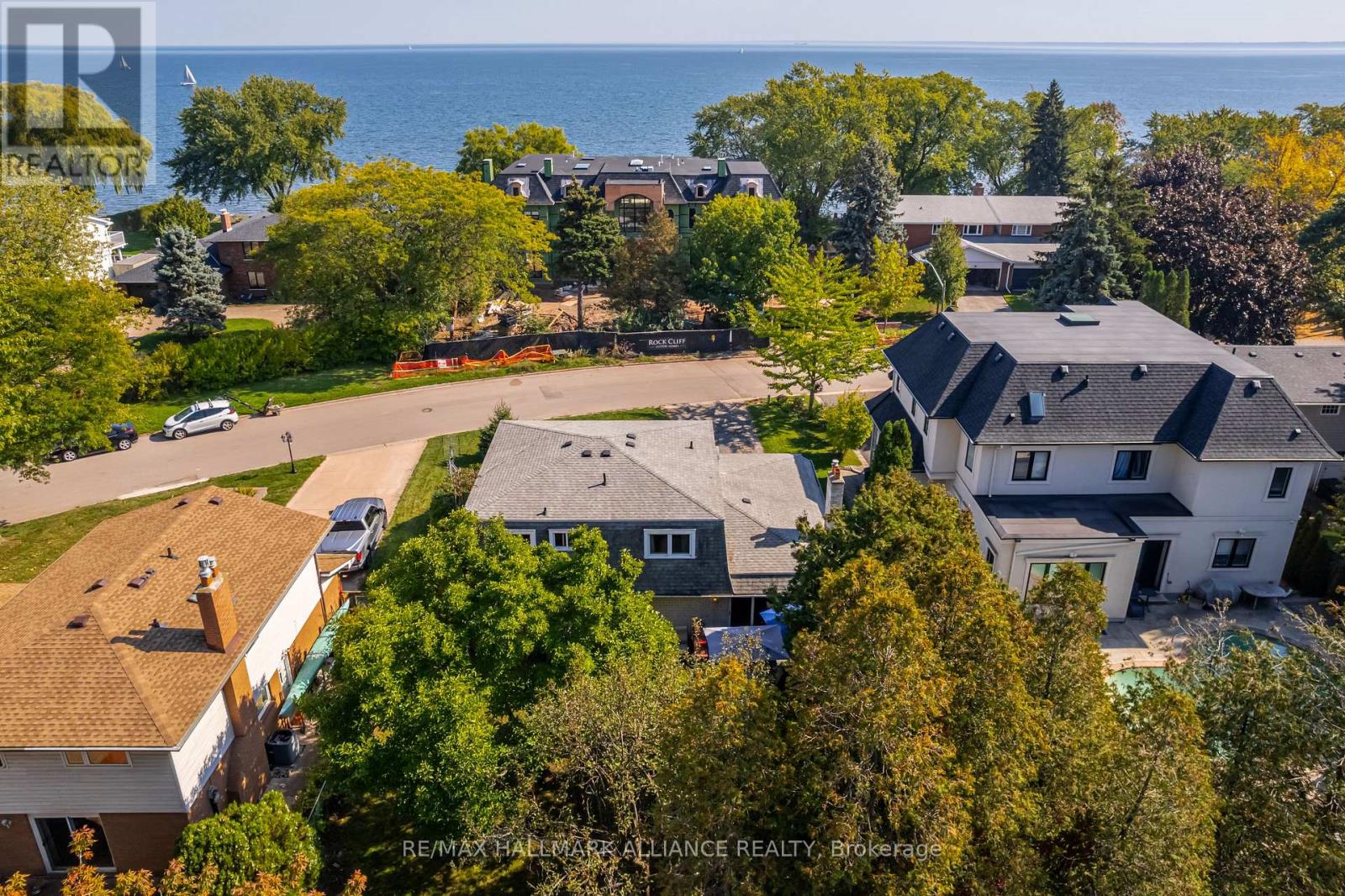 2033 Water's Edge Drive, Oakville (Br Bronte), Ontario  L6L 1A3 - Photo 40 - W12445997