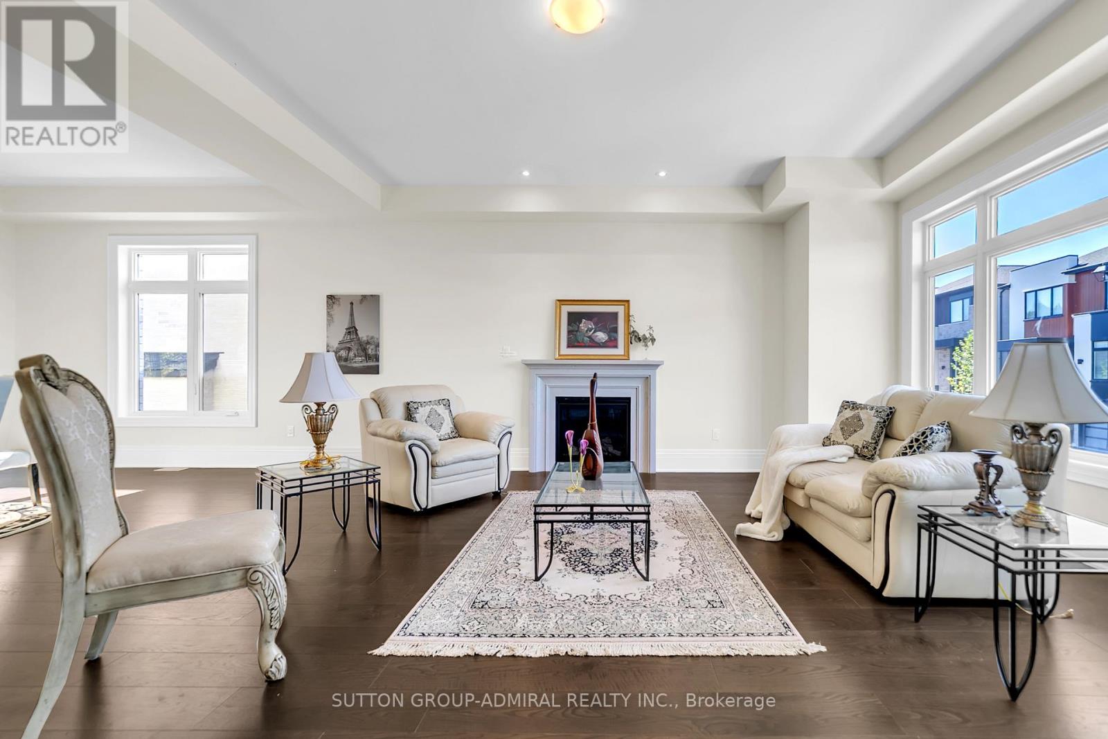 23 Kingwood Lane, Aurora, Ontario  L4G 6W4 - Photo 5 - N12444582