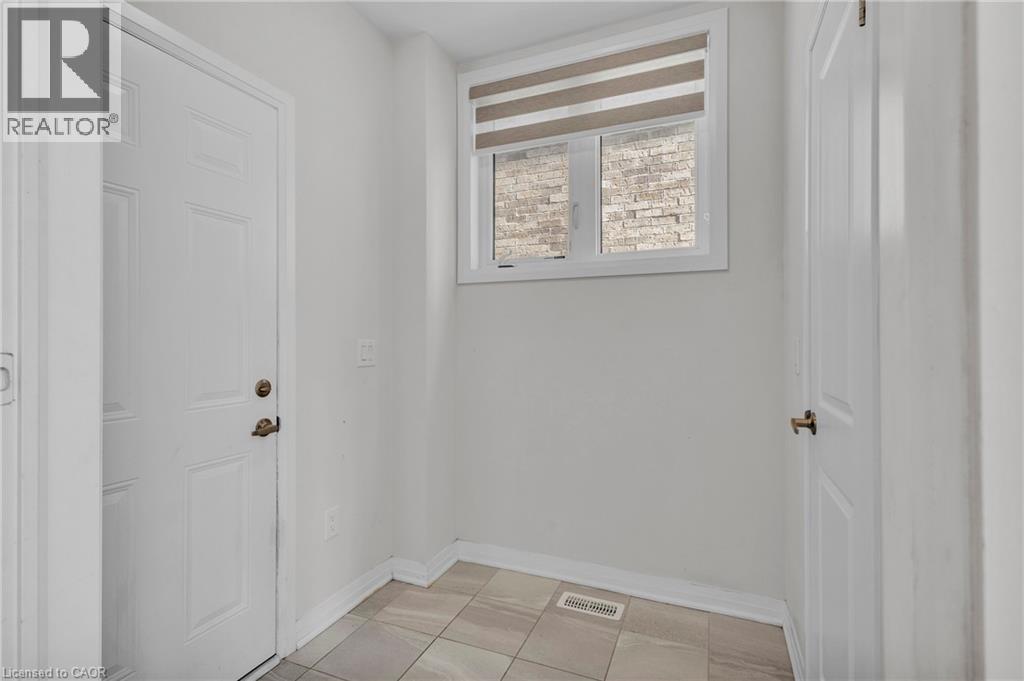 425 Robert Woolner Street Street, Ayr, Ontario  N0B 1E0 - Photo 28 - 40776521