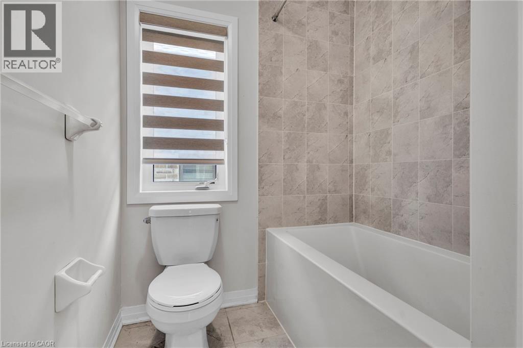 425 Robert Woolner Street Street, Ayr, Ontario  N0B 1E0 - Photo 34 - 40776521