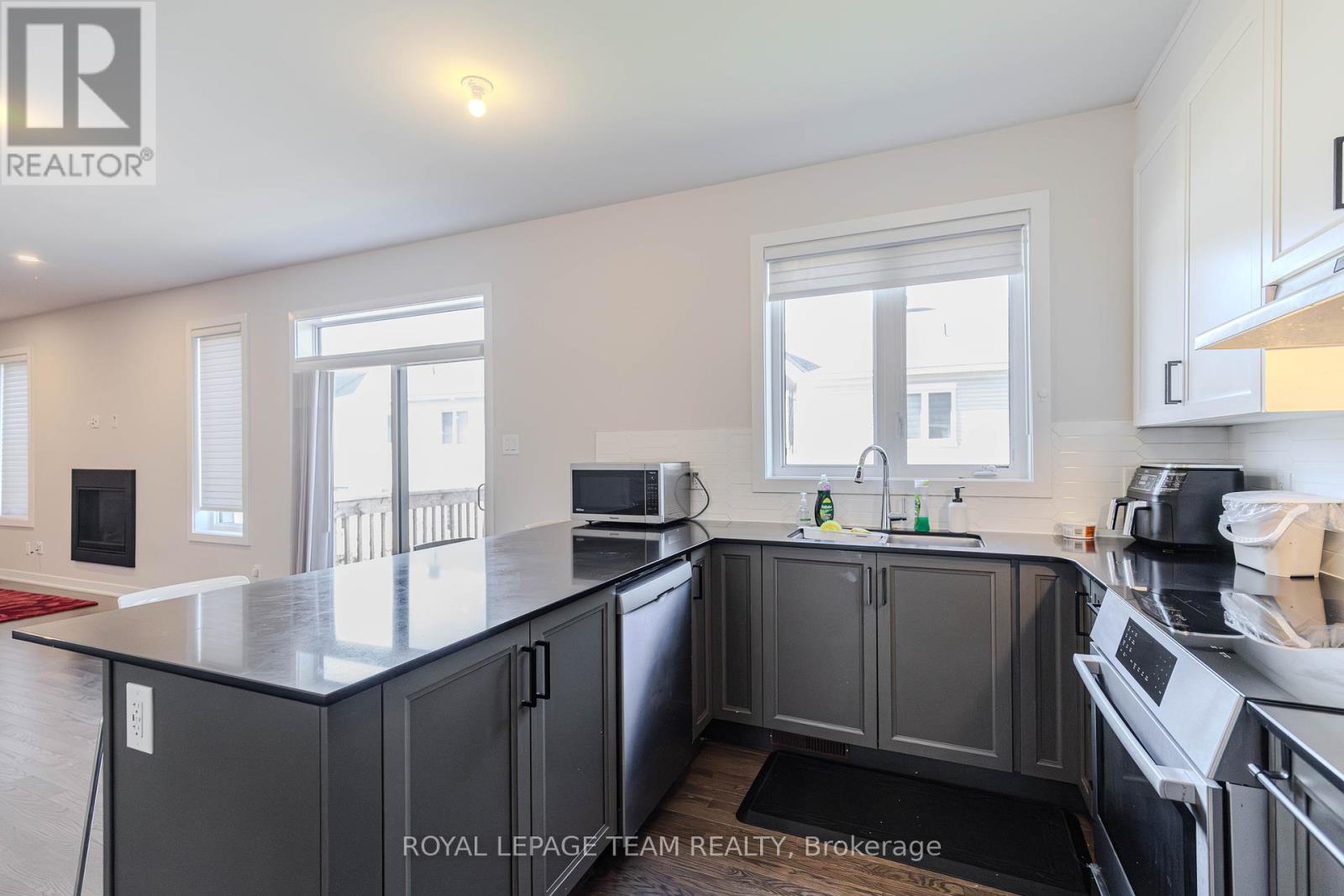 749 Eminence Street, Ottawa, Ontario  K2J 6X6 - Photo 11 - X12445998