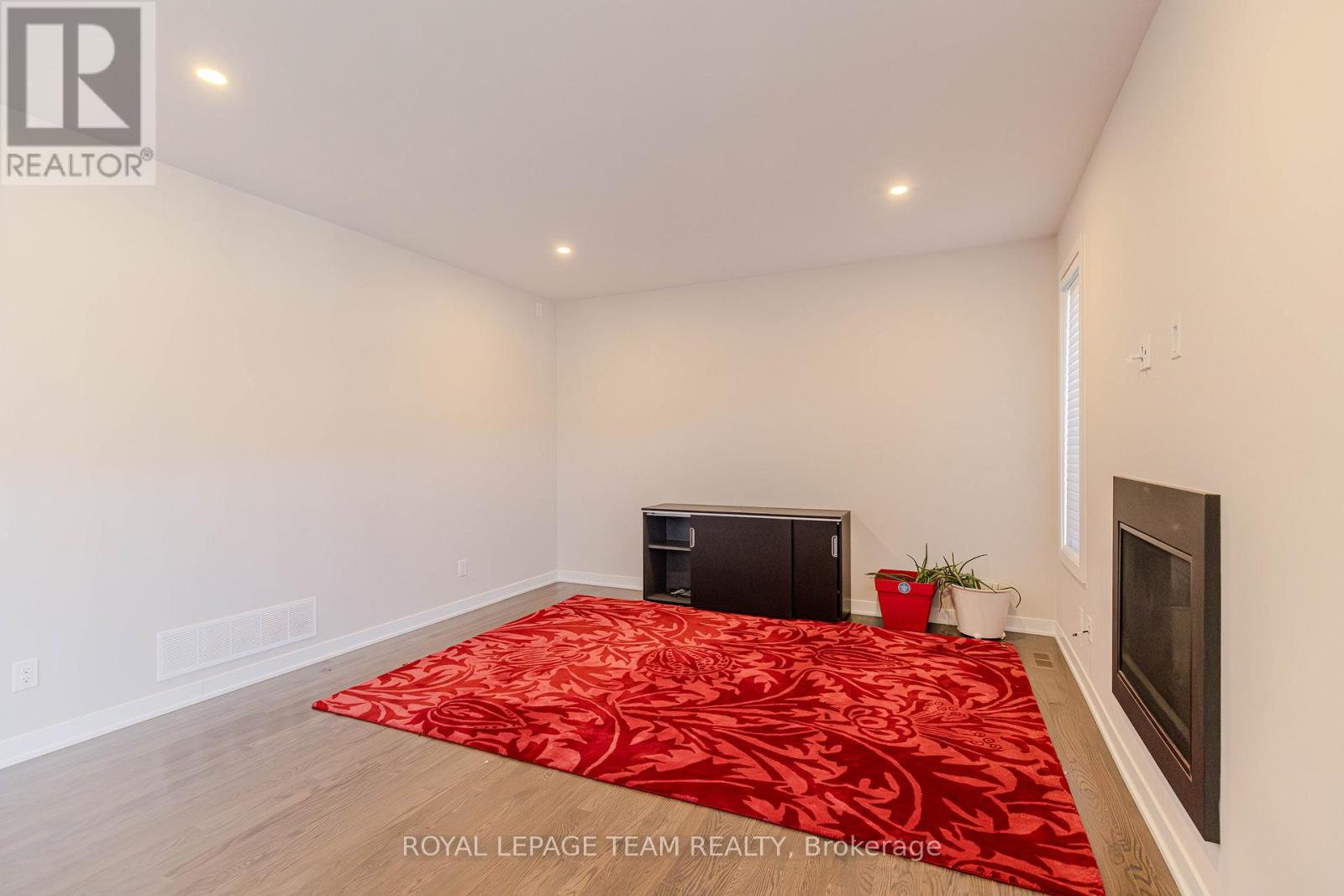 749 Eminence Street, Ottawa, Ontario  K2J 6X6 - Photo 6 - X12445998