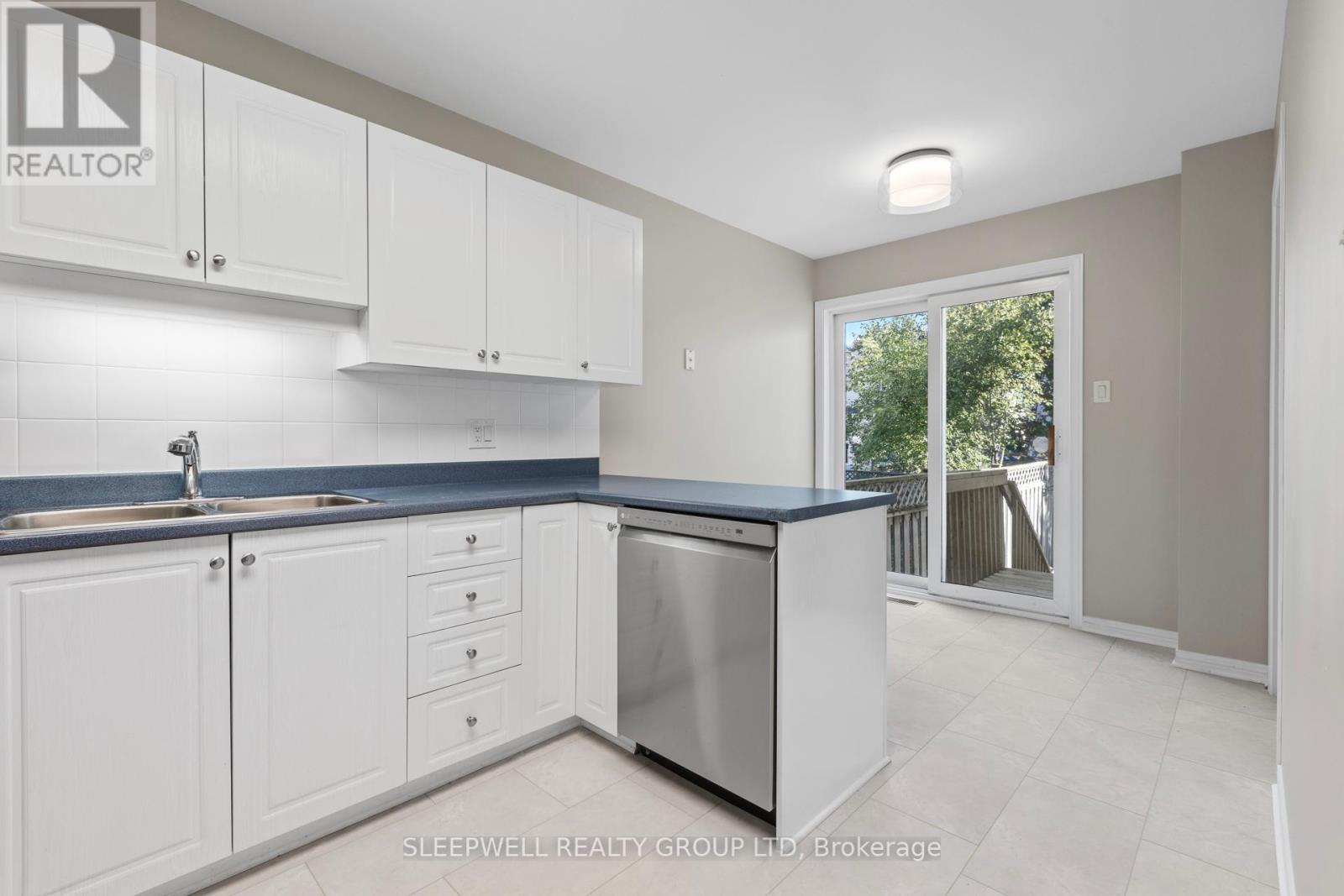 41 Kettleby Street, Ottawa, Ontario  K2K 3C4 - Photo 9 - X12446004