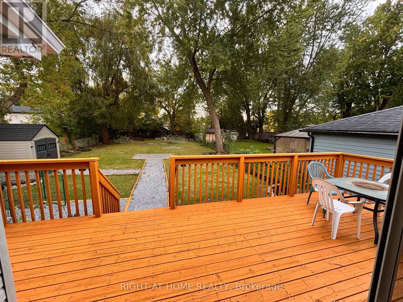 239 Royal Road, Georgina, Ontario  L4P 2T9 - Photo 3 - N12430892