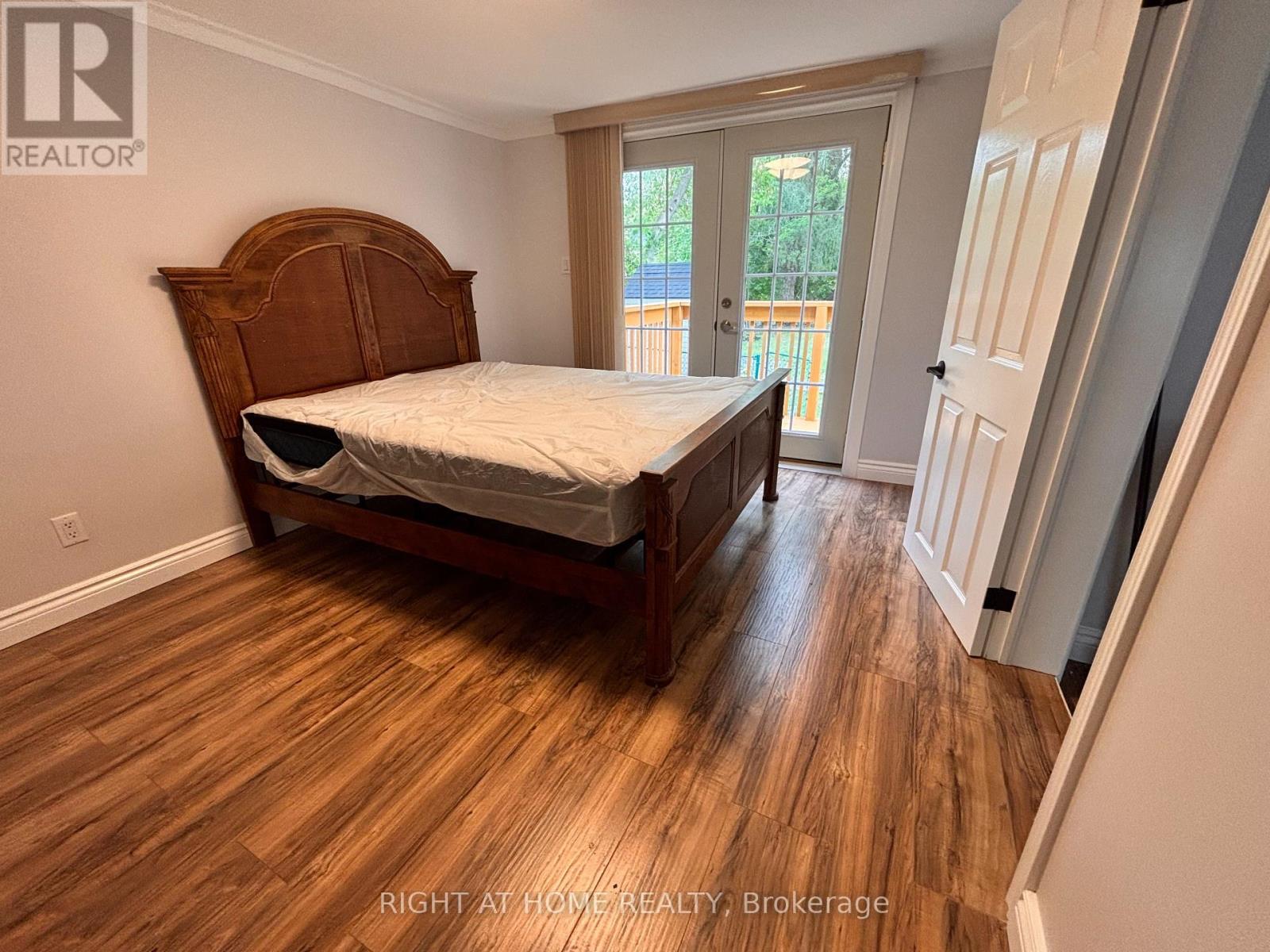 239 Royal Road, Georgina, Ontario  L4P 2T9 - Photo 13 - N12430892