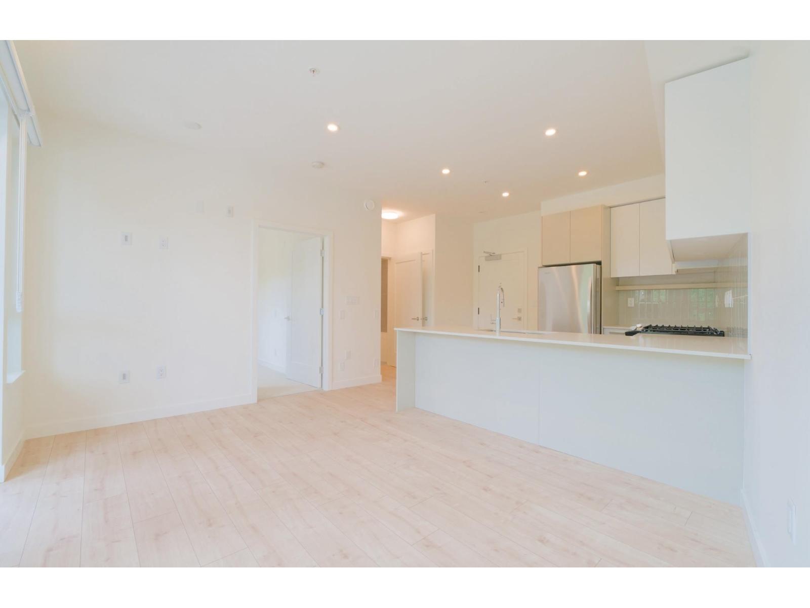314 13788 76 Avenue, Surrey, British Columbia  V3W 3E9 - Photo 4 - R3054975