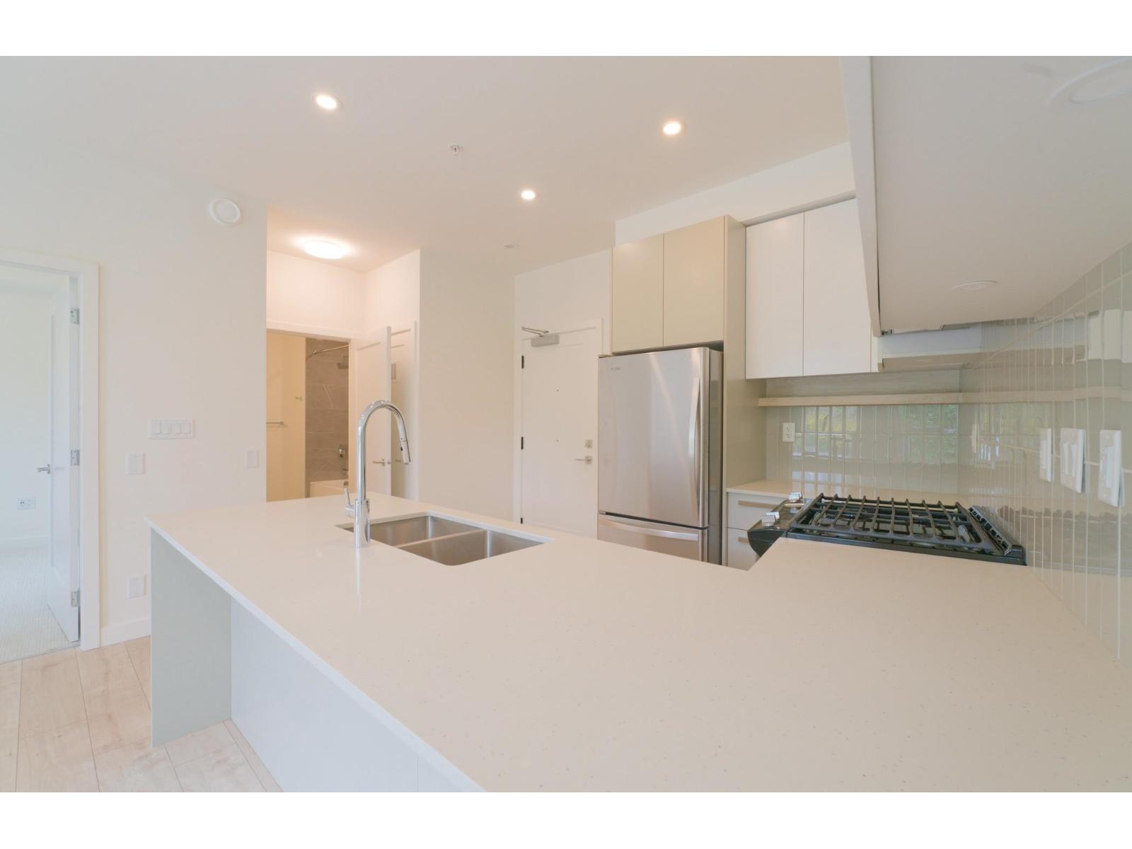 314 13788 76 Avenue, Surrey, British Columbia  V3W 3E9 - Photo 5 - R3054975