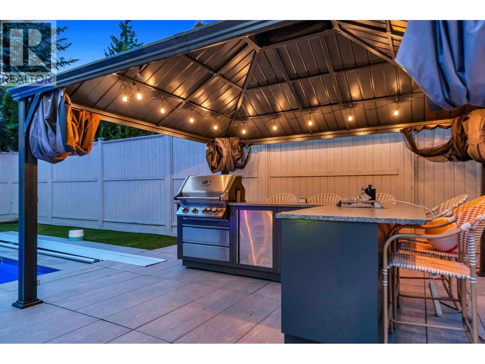 2021 Rufus Drive, North Vancouver, British Columbia  V7J 3N2 - Photo 4 - R3048449