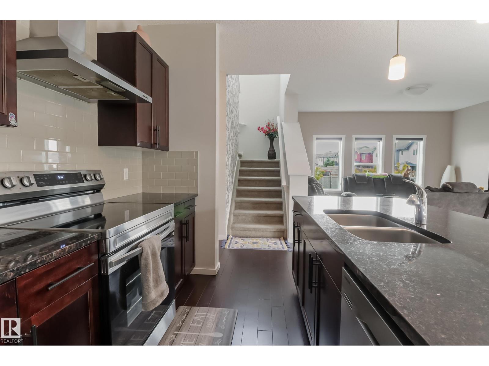 1404 29 St Nw, Edmonton, Alberta  T6T 1A8 - Photo 3 - E4460963