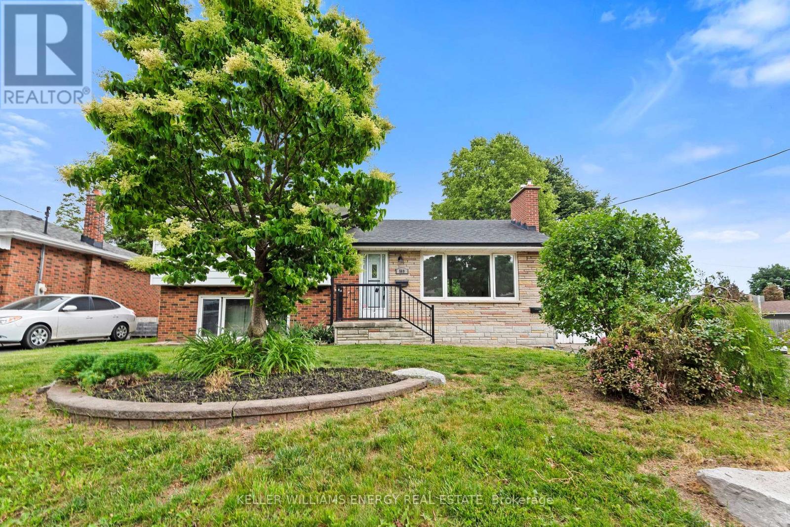 569 Gibbons Street, Oshawa, Ontario  L1J 4Z7 - Photo 2 - E12238740
