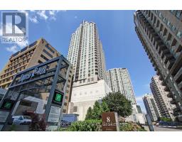2309 - 8 HILLCREST AVENUE, Toronto, Ontario