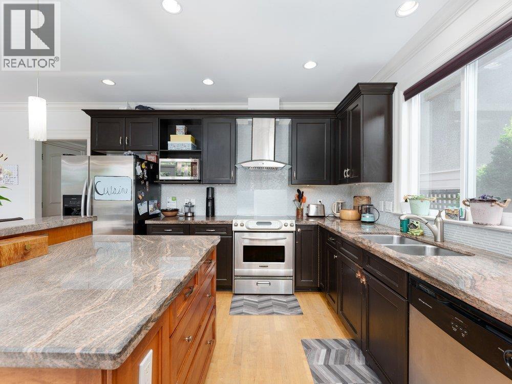 331 W 14th Street, North Vancouver, British Columbia  V7M 1P5 - Photo 10 - R3050946