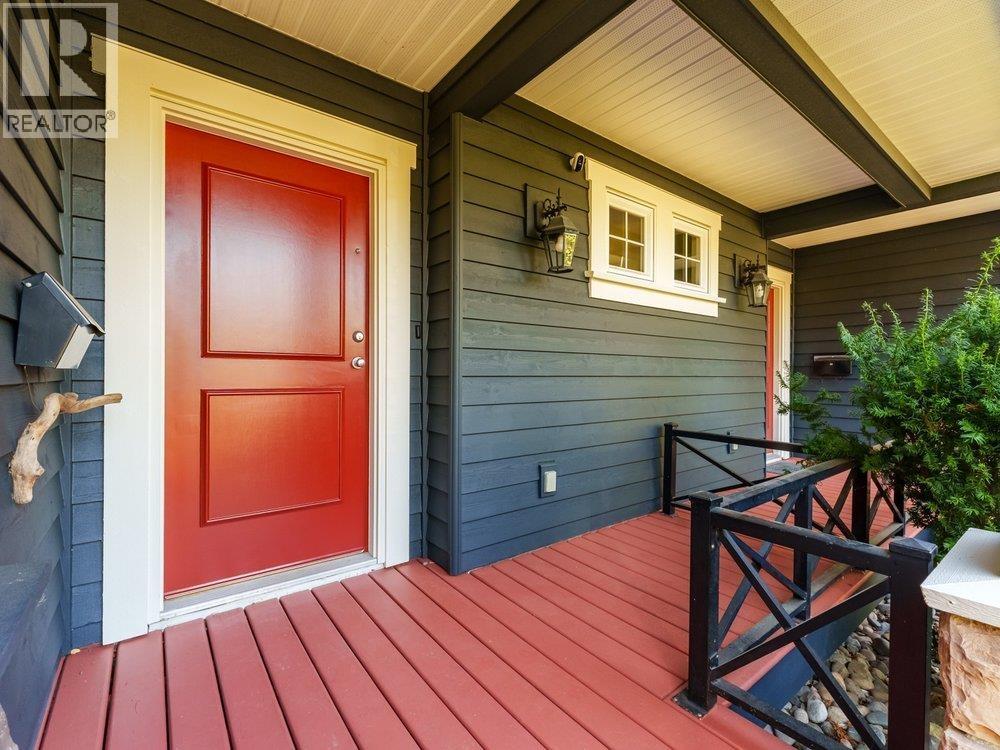 331 W 14th Street, North Vancouver, British Columbia  V7M 1P5 - Photo 5 - R3050946