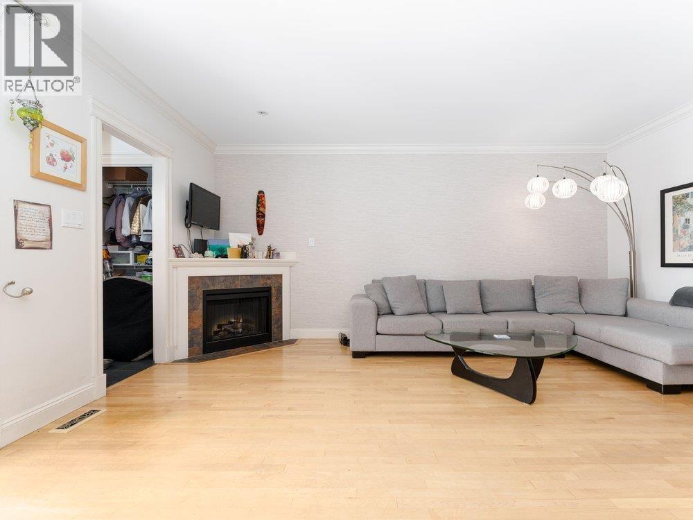 331 W 14th Street, North Vancouver, British Columbia  V7M 1P5 - Photo 13 - R3050946