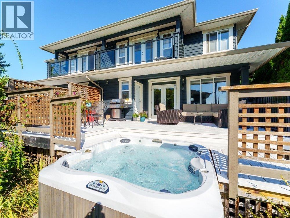 331 W 14th Street, North Vancouver, British Columbia  V7M 1P5 - Photo 3 - R3050946
