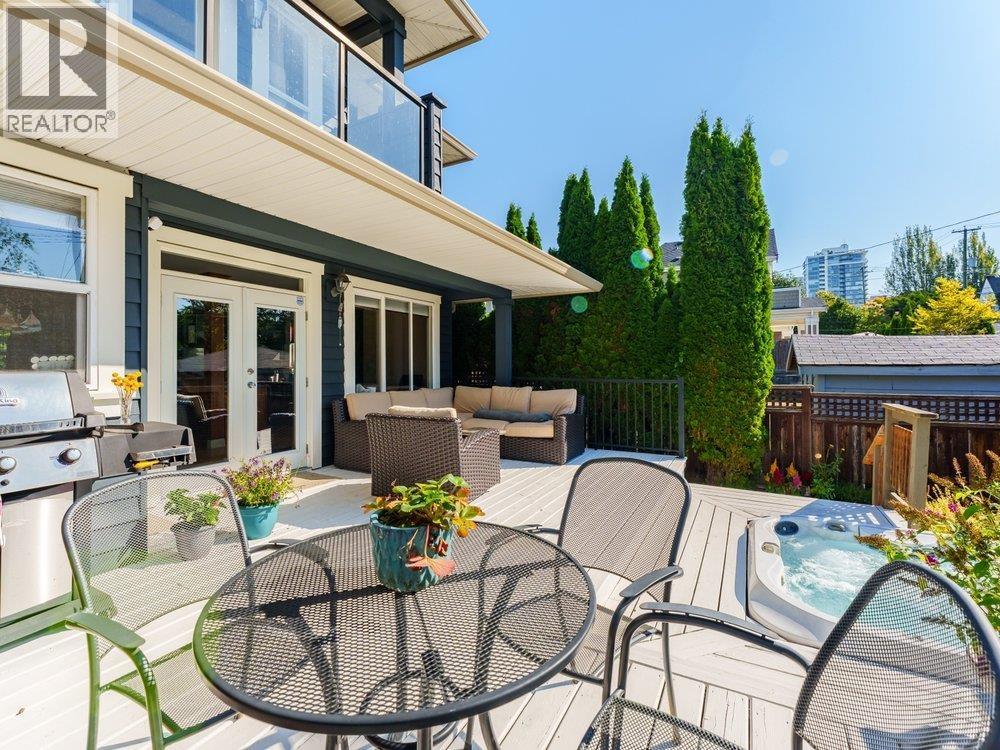 331 W 14th Street, North Vancouver, British Columbia  V7M 1P5 - Photo 31 - R3050946