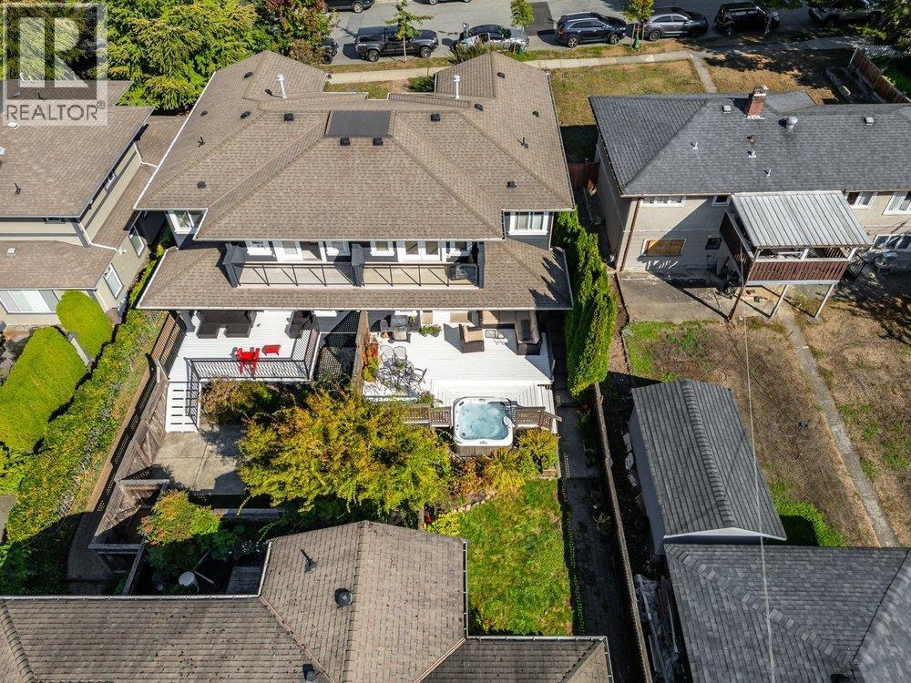 331 W 14th Street, North Vancouver, British Columbia  V7M 1P5 - Photo 35 - R3050946
