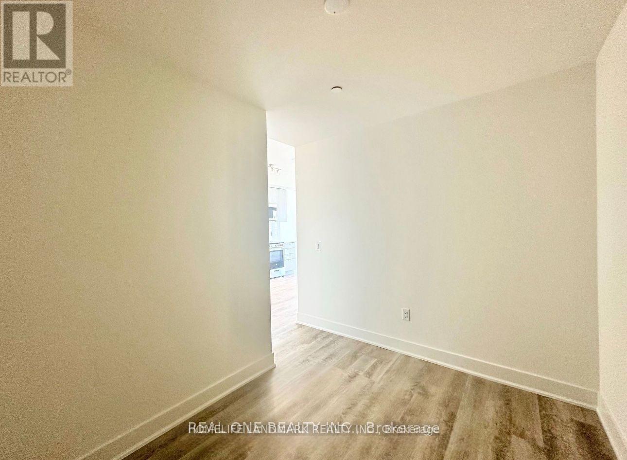 708 - 185 Deerfield Road, Newmarket, Ontario  L3Y 0G7 - Photo 10 - N12445999